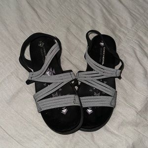 Sketchers memory foam sandals with stretchy straps